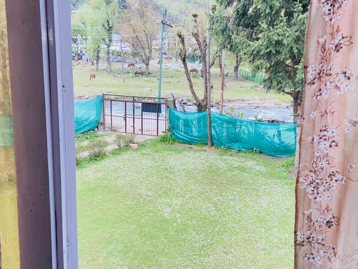 PK cottage Pahalgām Esterno foto