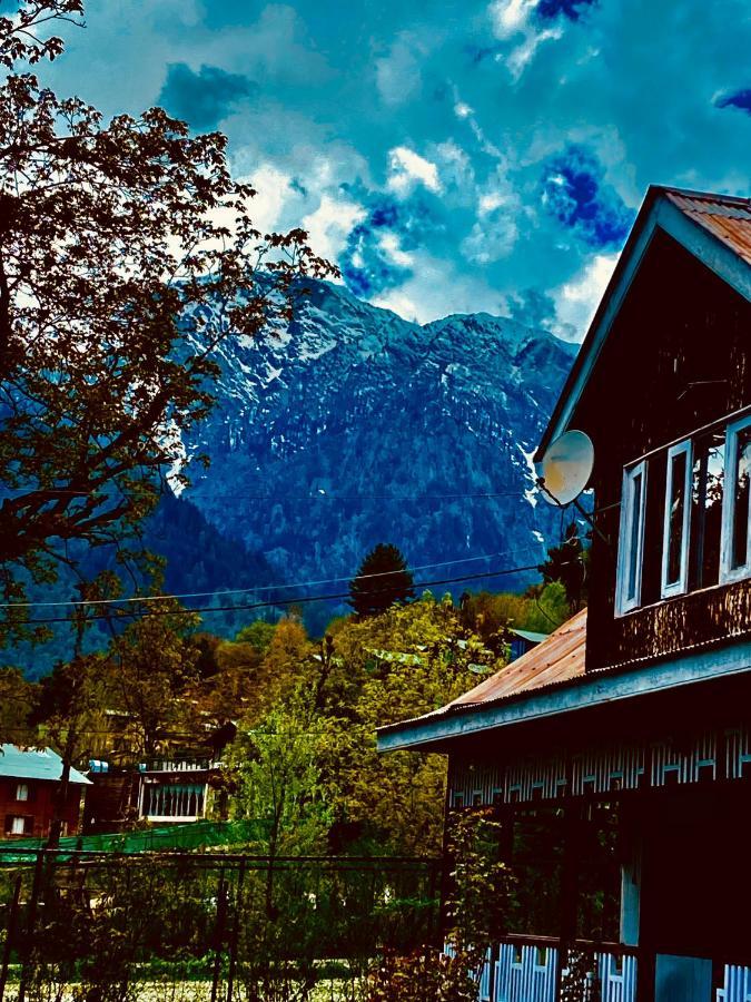 PK cottage Pahalgām Esterno foto