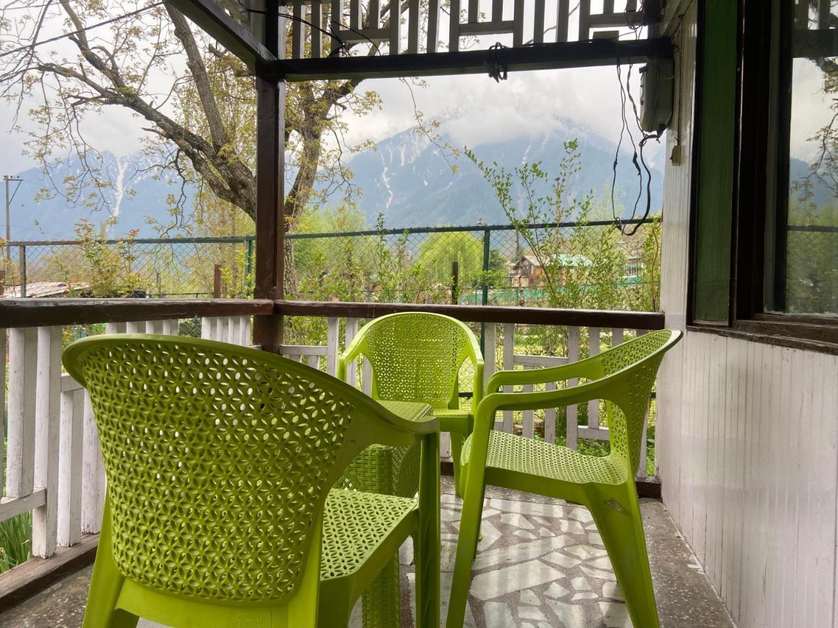 PK cottage Pahalgām Esterno foto