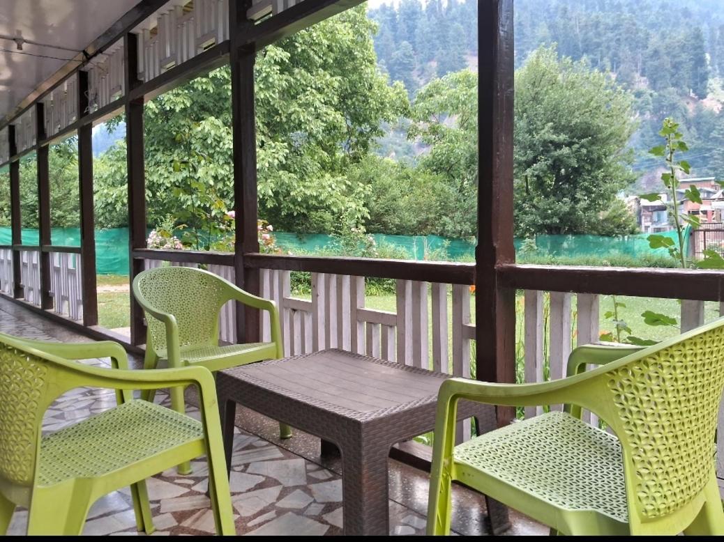 PK cottage Pahalgām Esterno foto
