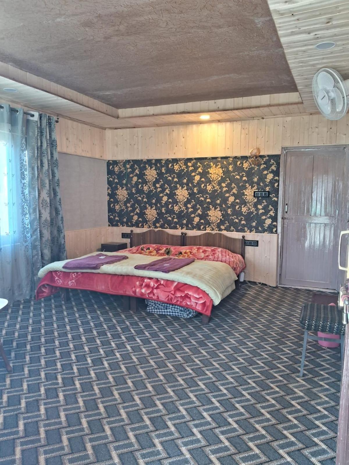 PK cottage Pahalgām Esterno foto